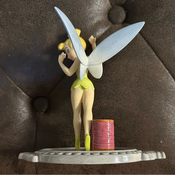 Royal Doulton Disney Showcase
PAN2 "PETER PAN / TINKER BELL" - Picture 5 of 9